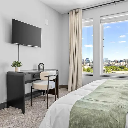 Stylish 2br W Skyline Views *