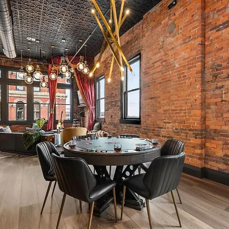 The Songbird-luxury Penthouse Steps To Broadway