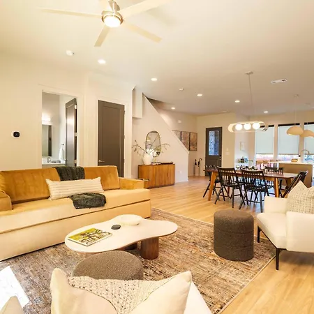 Apartment Amenities - Heated Pool Near Broadway Nashville