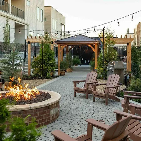 Escape | Pool, Sauna & Rooftop Views Apartment *