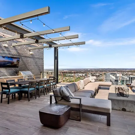 Apartment Music For 2 Gulch, Pool & Whole Foods