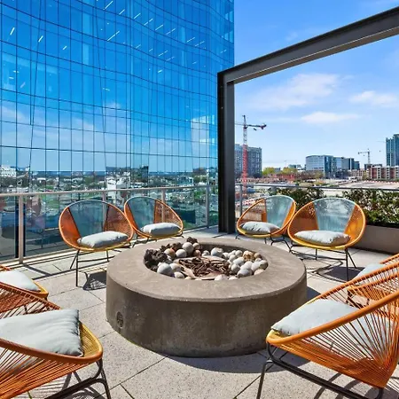 Broadway Views Lux Gulch Condo+ Private Balcony * Nashville