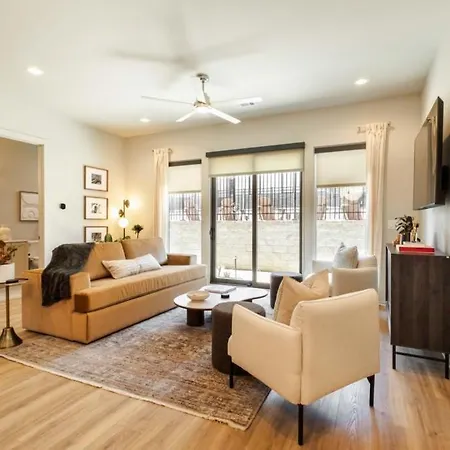 Bachelorette Dream | 2 Units | 8 Kings + 8 Baths * Nashville