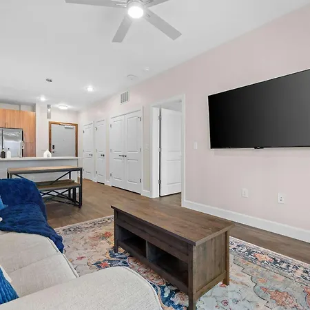 2br Near Broadway W Fireplace & Pool Nashville