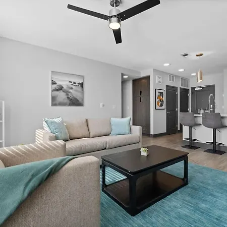 View Getaway 2br Near Broadway & Gulch