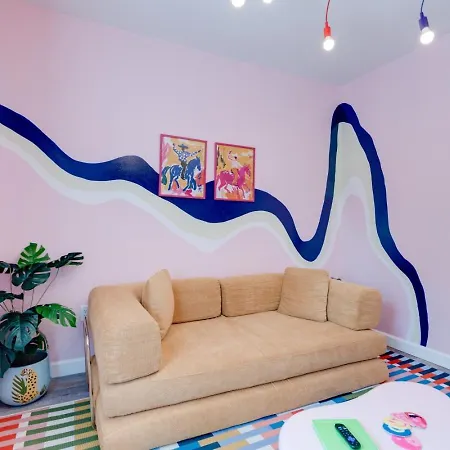 Colorful Escape Minutes From Broadway Nashville