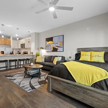 Stylish Gulch Retreat - Near Broadway *