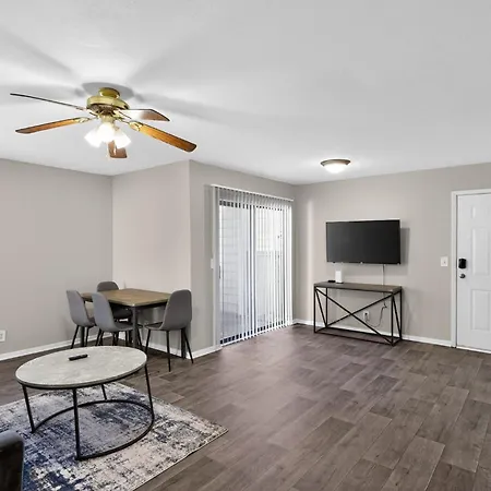 Apartment Spacious 2-bedroom Near Downtown *