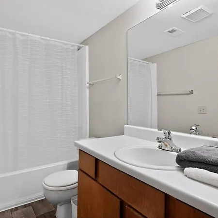 Apartment Relaxing 2br With Easy Access *