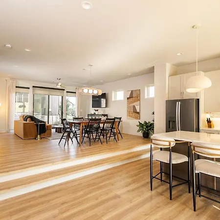 Work & Unwind | Pool, Sauna & Fitness Apartment *