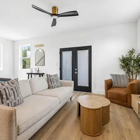 Apartment Modern Townhome With Garage & Ev Charger *