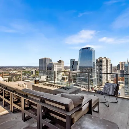 Luxury Gulch Skyline Views, Pool, Parking * Nashville