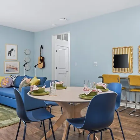 2br W Glam Station & Karaoke Near Broadway Nashville