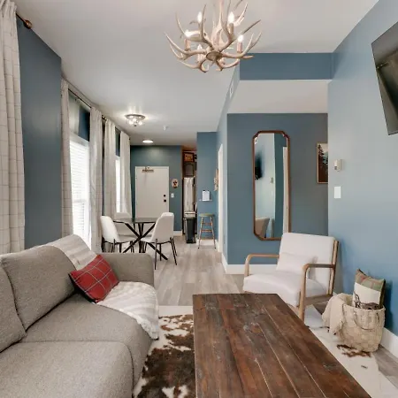 Game Day Getaway, Vols-themed Near Vanderbilt Apartment Nashville