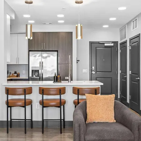 Apartment Stylish 2br W Skyline Views *