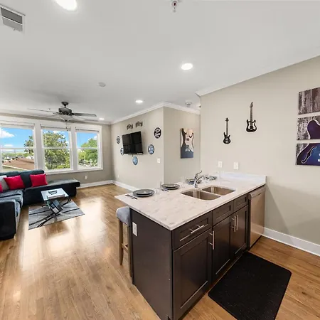 Great Location 2 Bedroom Minutes To Downtown * Nashville
