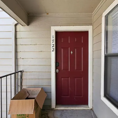 Modern Minutes From Downtown Nashville