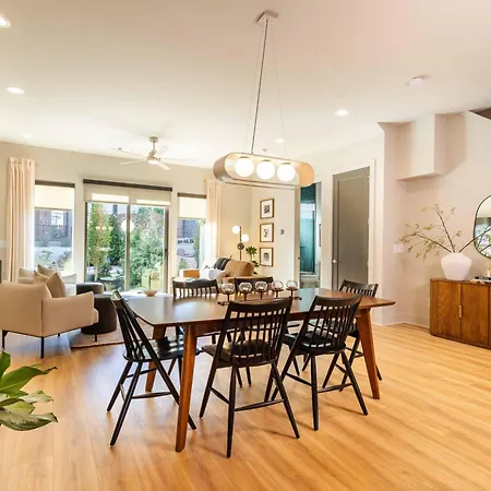 Amenities - Heated Pool Near Broadway * Nashville