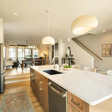 Heated Pool, Sauna & Firepit | Walk To Live Music Apartment *