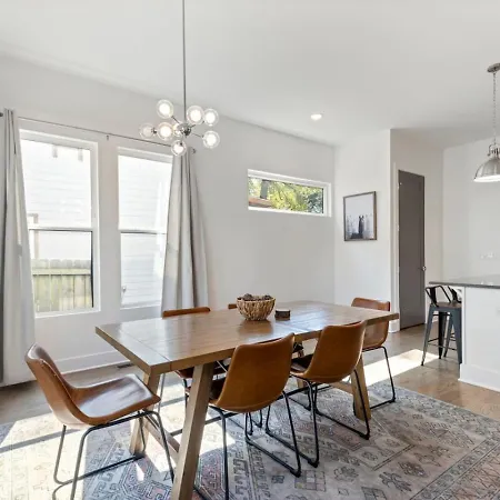 Ave Sleeps 8 2 Master Huge Parking Apartment *