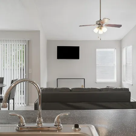 Apartment Cozy 2br Retreat *
