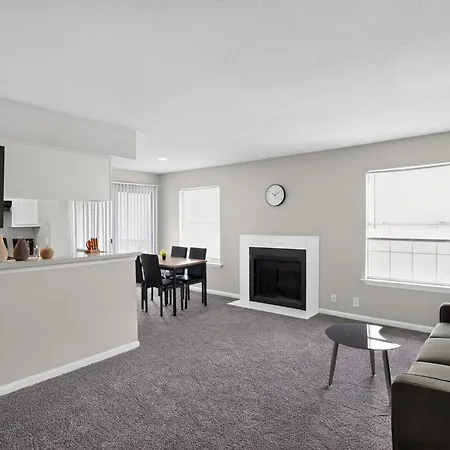 Apartment Preakness Ideal For Work Or Play *