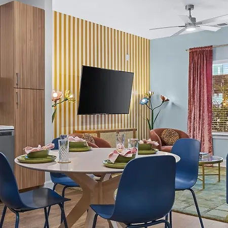 Apartment 2br W Glam Station & Karaoke Near Broadway