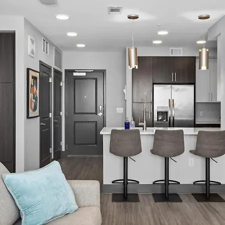 View Getaway 2br Near Broadway & Gulch