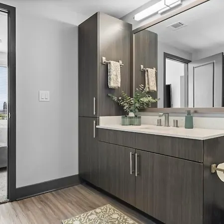 View Getaway 2br Near Broadway & Gulch Apartment *