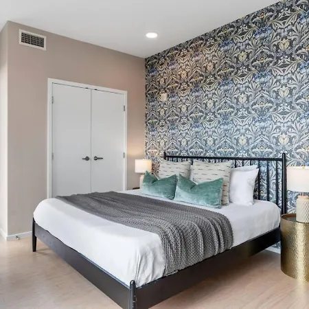 Luxury Downtown Riverview With Garage And Two Balconies Apartment Nashville