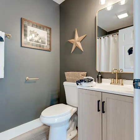 Game Day Getaway, Vols-themed Near Vanderbilt Apartment Nashville