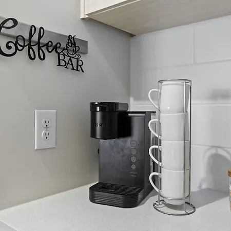 Stylish Gulch Retreat - Near Broadway Apartment *