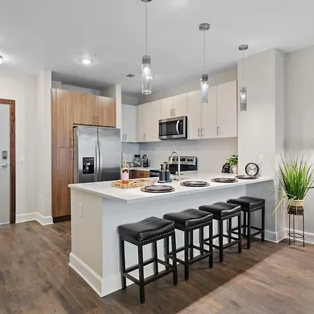 Stylish Gulch Retreat - Near Broadway Nashville