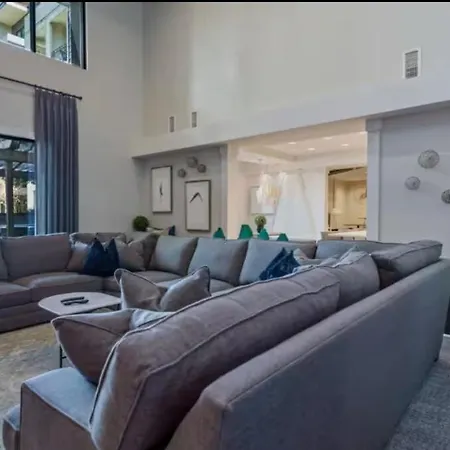 The Midnight Parthenon - 5 Min To Broadway - Midtown Apartment Nashville
