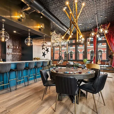 The Velvet Songbird Downtown Luxe Sleeps 24
