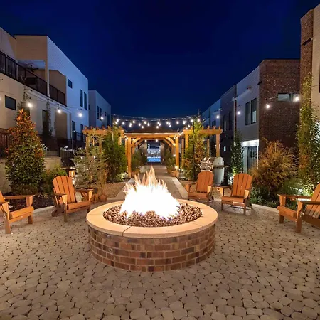 Pool, Hot Tub, Sauna & Firepit- 7 Min To Broadway Apartment Nashville