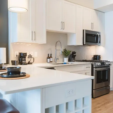 Apartment Sky-high Luxury W/ 26th-floor Lounge & Pool