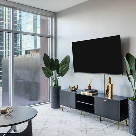 Luxury Gulch Skyline Views, Pool, Parking Apartment Nashville