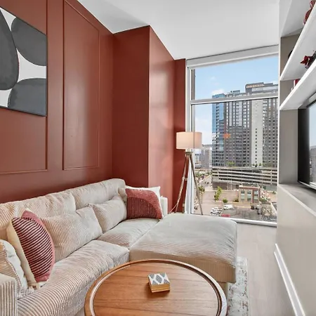 Gulch Gem Pool, Walkable + Parking Apartment