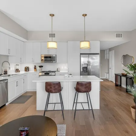 Broadway Views Lux Gulch Condo+ Private Balcony Apartment Nashville