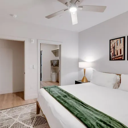 Two Kings On Floor W Pool & Patio * Nashville
