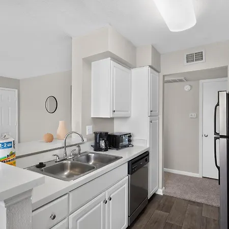 Apartment Preakness Comfort Meets Convenience