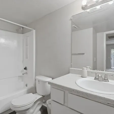 Cozy Retreat Near Airport & Hotspots Nashville