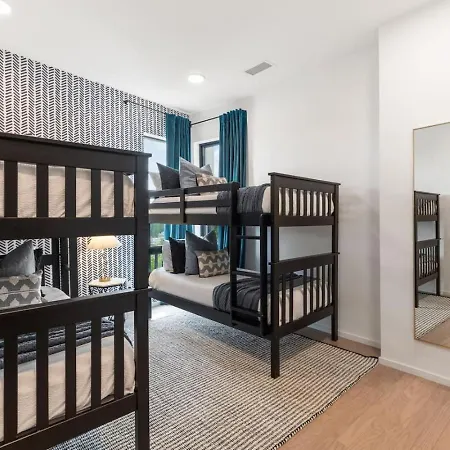Apartment Luxury Downtown Riverview With Garage And Two Balconies