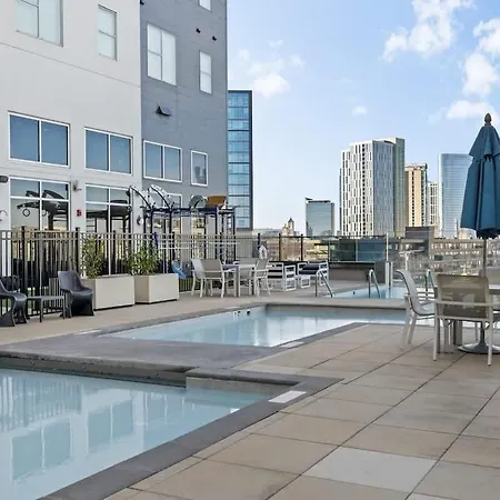 Stylish Gulch Retreat - Near Broadway Apartment