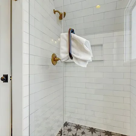 Apartment Modern Downtown Escape Modern Decor Fast Wifi Nashville