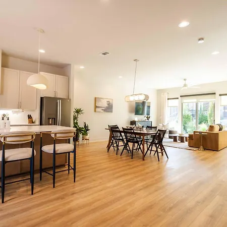 Amenities - Heated Pool Near Broadway *