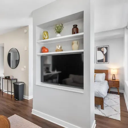 Apartment Music For 2 Gulch, Pool & Whole Foods Nashville