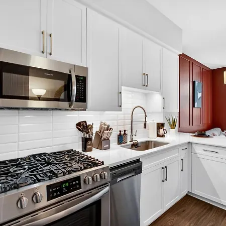 Gulch Gem Pool, Walkable + Parking * Nashville