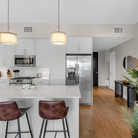 Apartment Broadway Views Lux Gulch Condo+ Private Balcony *